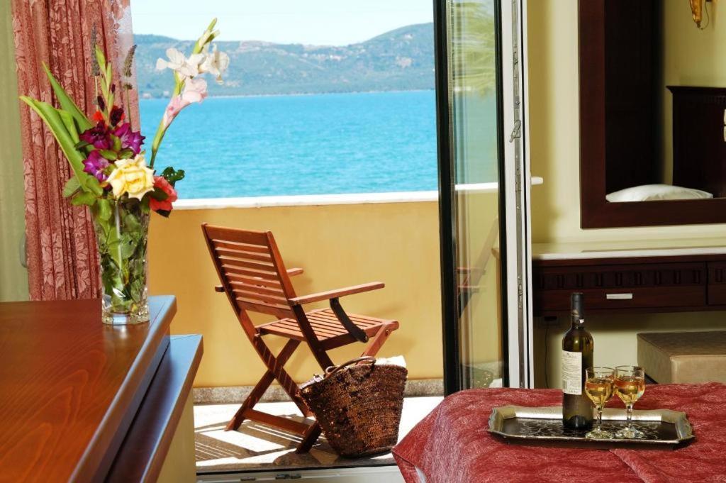 Ariadnes Holiday Accommodation Apidias Lakos エクステリア 写真