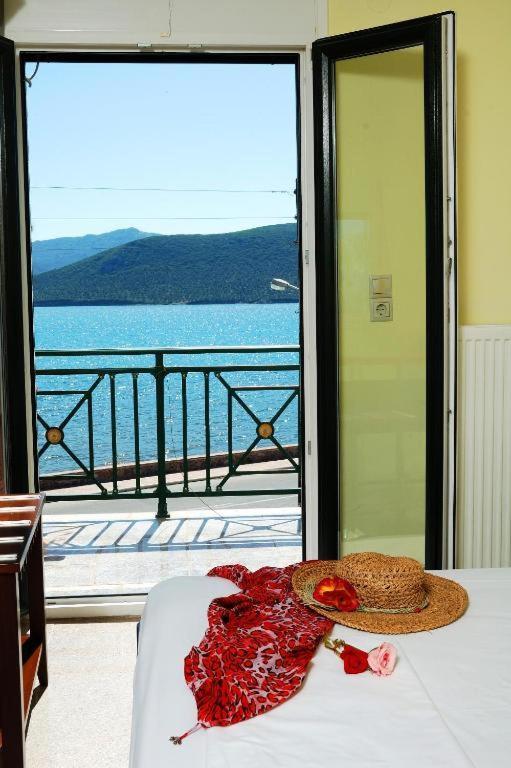 Ariadnes Holiday Accommodation Apidias Lakos エクステリア 写真