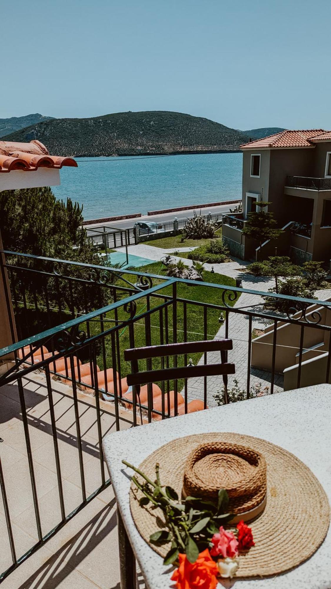 Ariadnes Holiday Accommodation Apidias Lakos エクステリア 写真